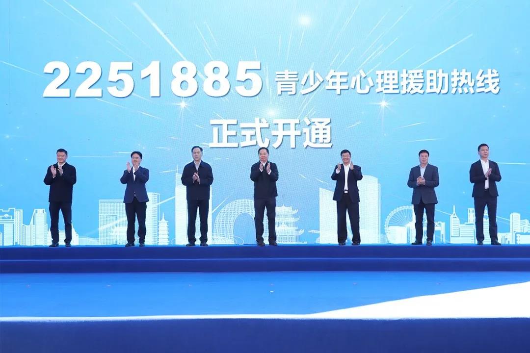 016cf12e00c543fa42652bbfae18d92b.jpg 016cf12e00c543fa42652bbfae18d92b.jpg